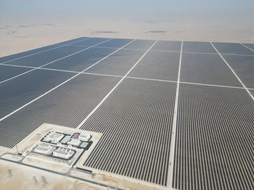 الطاقة المتجددة في قطر تشهد افتتاح أول محطة للطاقة الشمسية