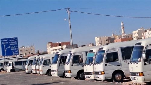 اضراب سائقي الساحنات احتجاجا على اسعار الوقود في الأردن