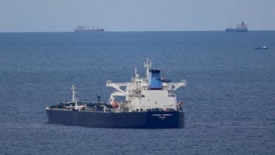 Photo of ارتفاع عدد ناقلات النفط العالقة في المياه التركية إلى 28 سفينة