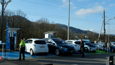 Photo of تقييد السيارات الكهربائية في سويسرا يُفسح المجال لمبيعات البنزين والديزل (تقرير)