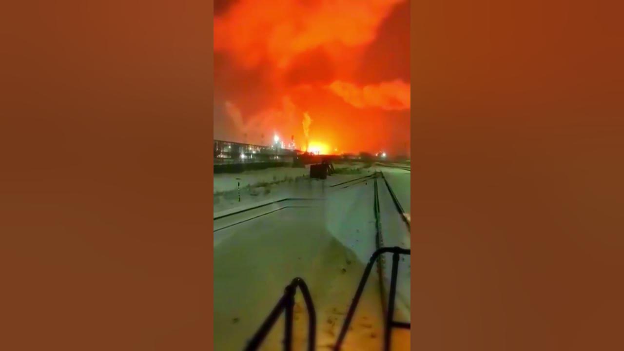 حريق بإحدى أكبر مصافي النفط في روسيا