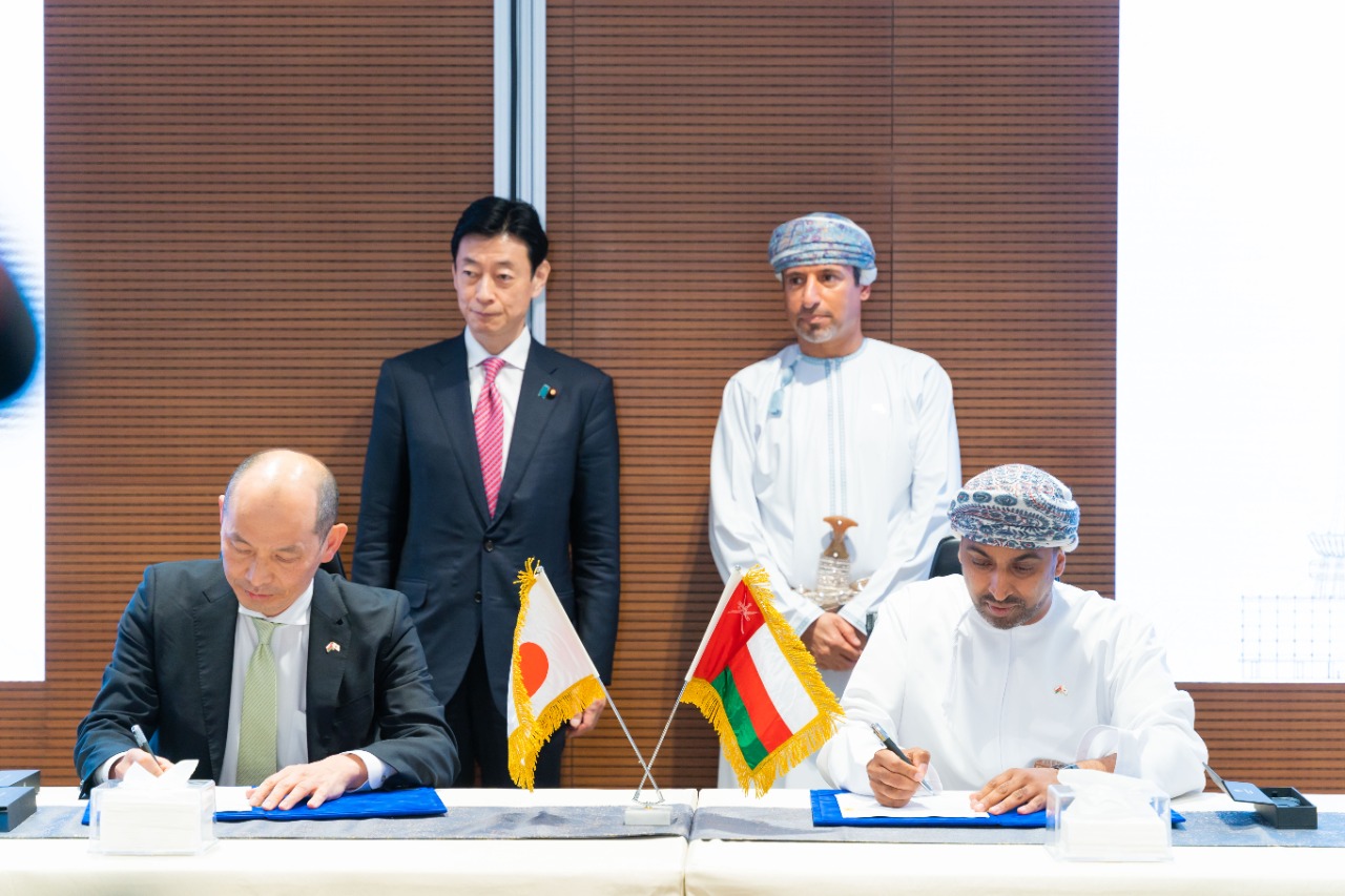 سلطنة عمان تؤمن إمدادات النفط والغاز المسال إلى اليابان