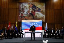 Photo of شيفرون الأميركية توقع اتفاقًا رسميًا مع فنزويلا لاستئناف نشاطها النفطي