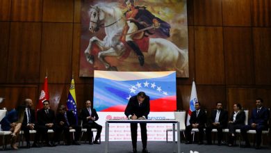 Photo of شيفرون الأميركية توقع اتفاقًا رسميًا مع فنزويلا لاستئناف نشاطها النفطي