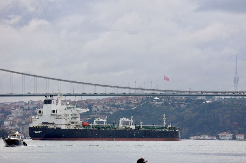 شركة تأمين روسية تضمن إحدى ناقلات النفط في تركيا
