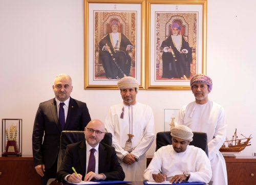 سلطنة عمان توقع صفقة مع تركيا