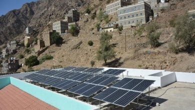 Photo of الطاقة الشمسية تؤمّن الكهرباء لمخازن اللقاحات في اليمن