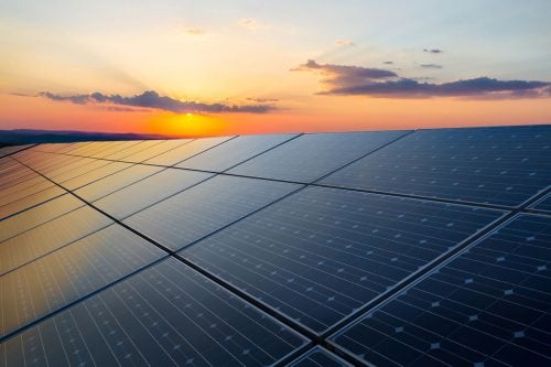 الظفرة أكبر محطة مستقلة للطاقة الشمسية عالميًا