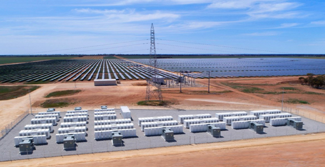 إينل غرين باور تنفذ أول مشروع للطاقة الشمسية والبطاريات في أستراليا