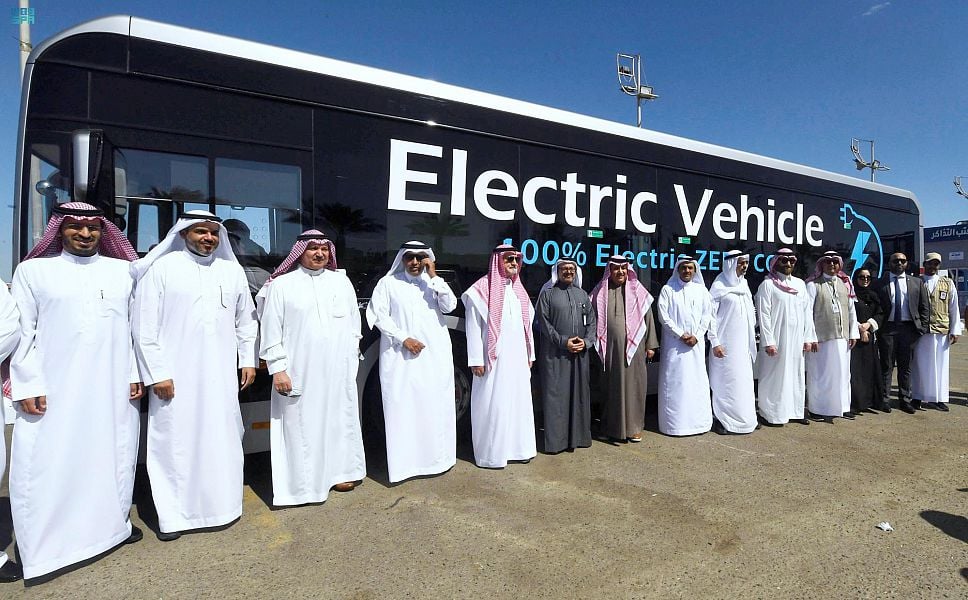 أول حافلة نفل عام كهربائية في السعودية
