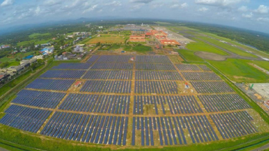 Photo of الطاقة الشمسية سلاح المطارات لترشيد استهلاك الكهرباء
