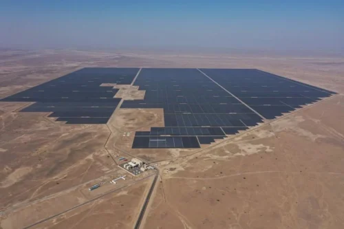 أكبر مشروع للألواح الشمسية في سلطنة عمان