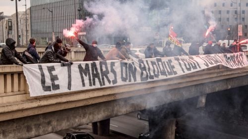 شحنات الغاز المسال تهرب بسبب إضرابات فرنسا