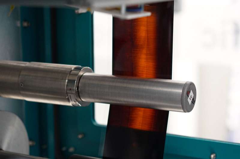 أول خلايا شمسية قابلة للطباعة بالكامل من مادة البيروفسكايت