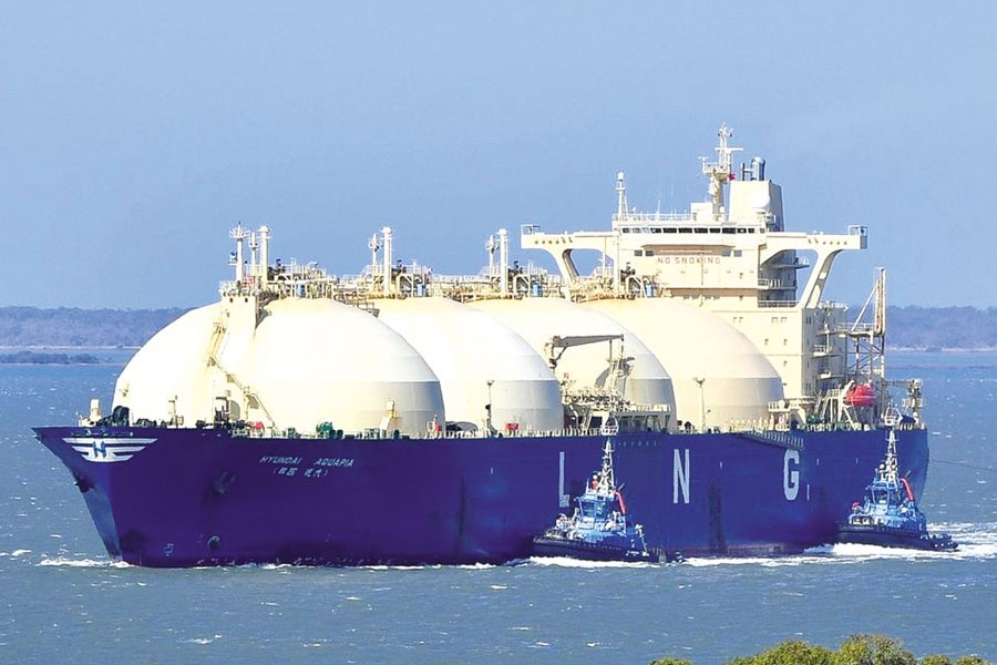 بنغلاديش تبحث زيادة واردات الغاز المسال من قطر وعمان