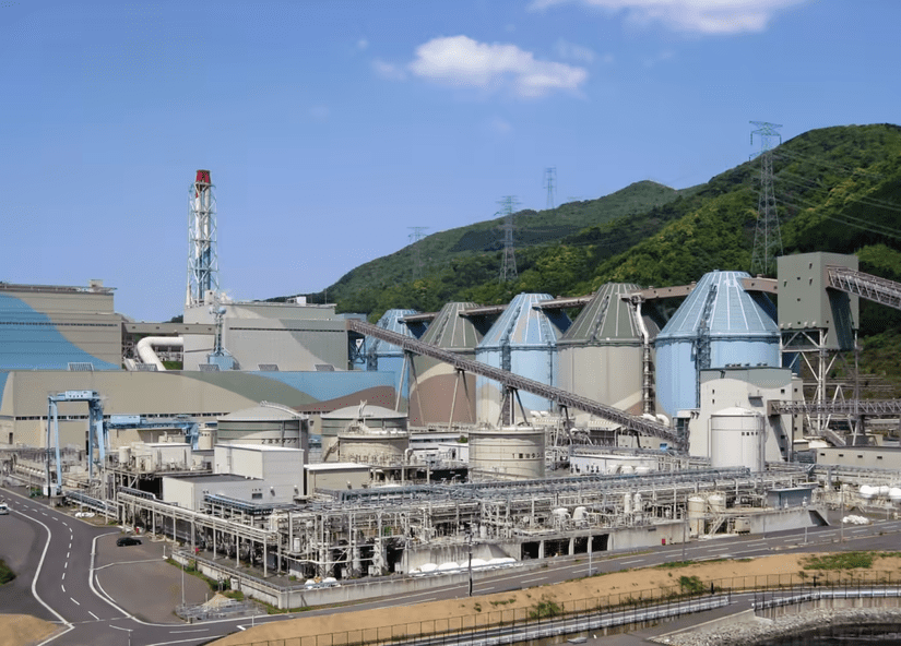 حريق في محطة لتوليد الكهرباء بالفحم في اليابان