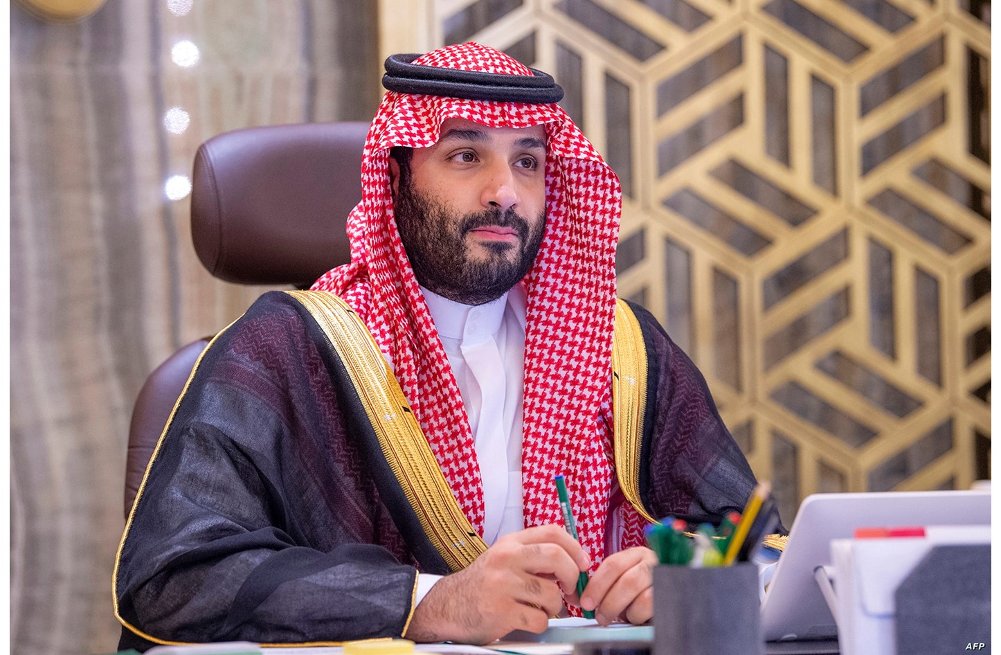 ولي العهد السعودي يعلن نقل 4% من أسهم أرامكو إلى سنابل