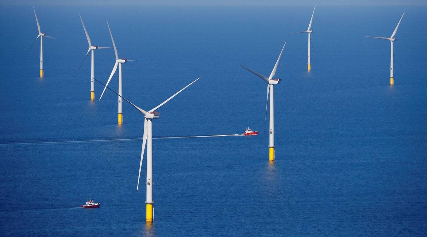 بريطانيا واليابان تبحثان تطوير طاقة الرياح البحرية