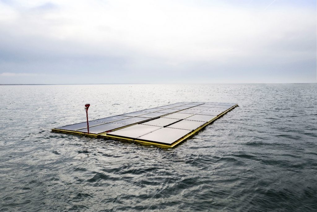 الطاقة الشمسية البحرية شبه الغاطسة