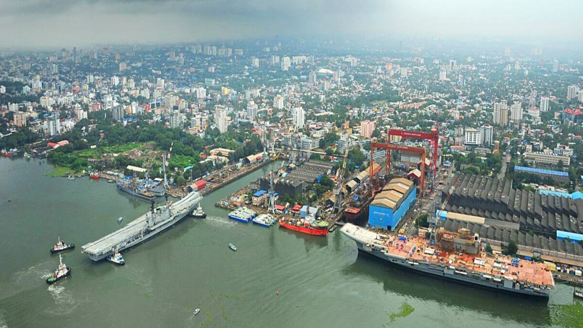 مجموعة من السفن داخل ميناء تقترب من الاعتماد على الهيدروجين الأخضر في الهند