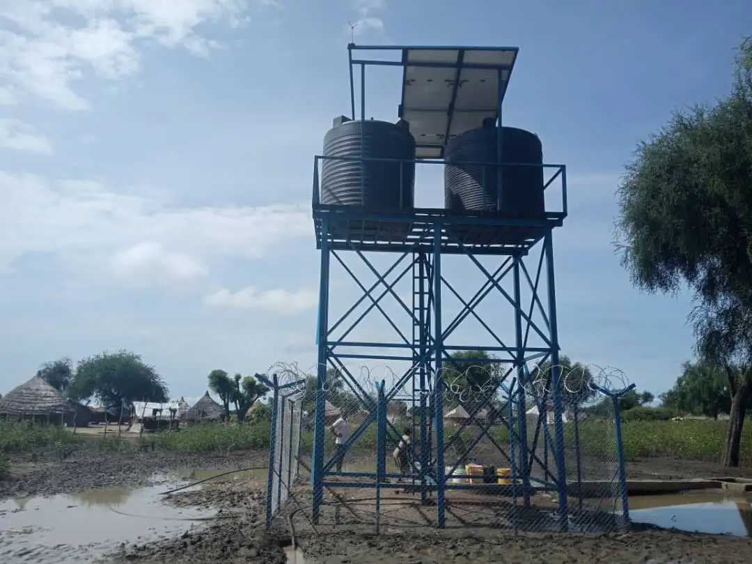 جانب من عمليات تطوير مضخات المياه بالطاقة الشمسية في جنوب السودان