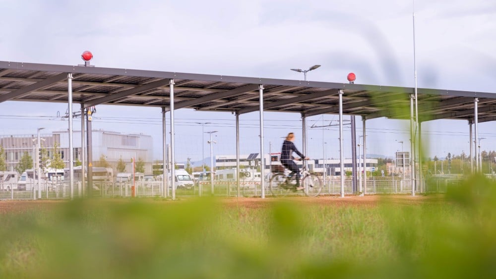 أول مسار دراجات بسقف شمسي يرى النور في ألمانيا