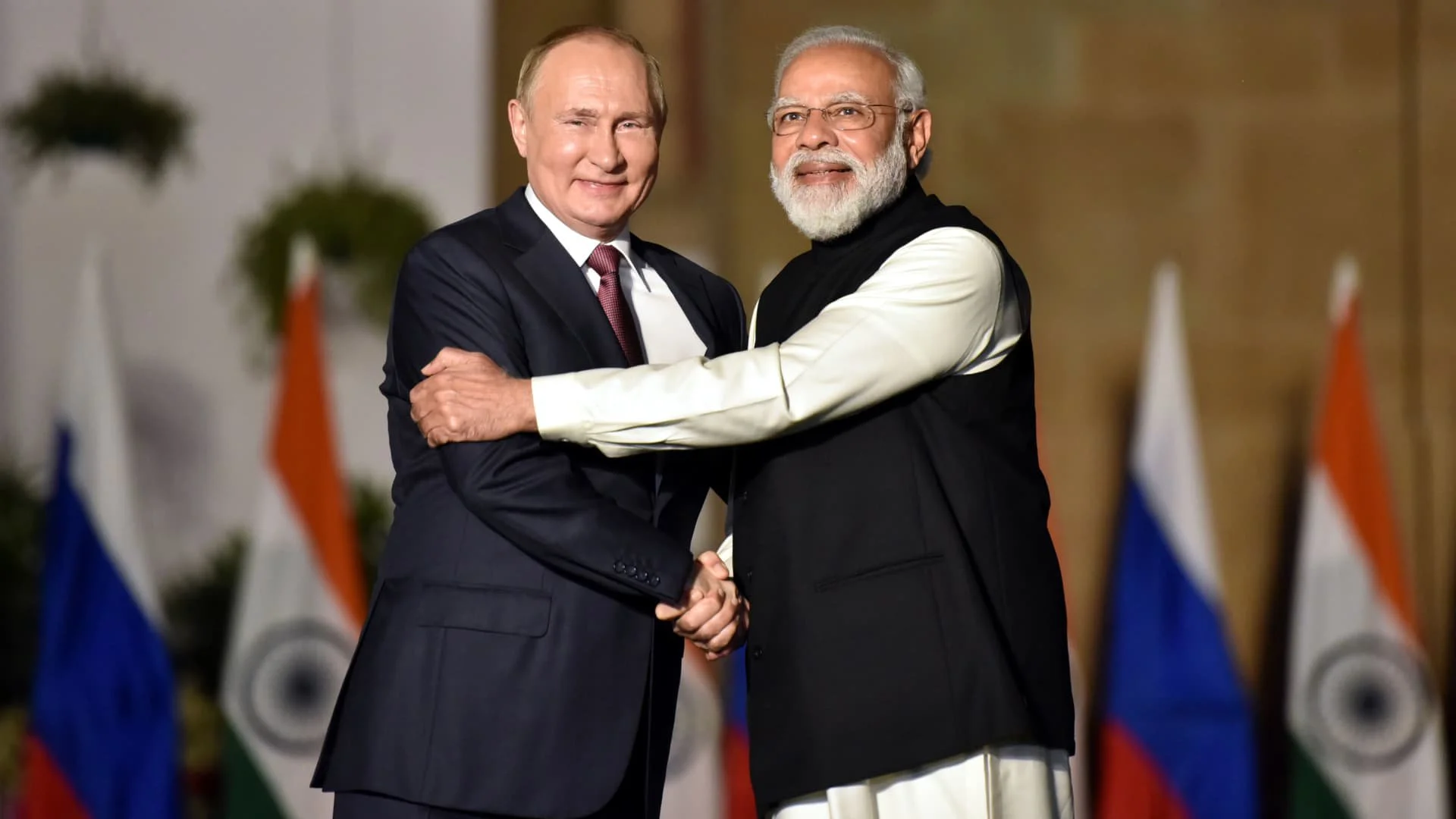 مستوردي النفط والفحم الروسيين والدفع بالروبية الهندية