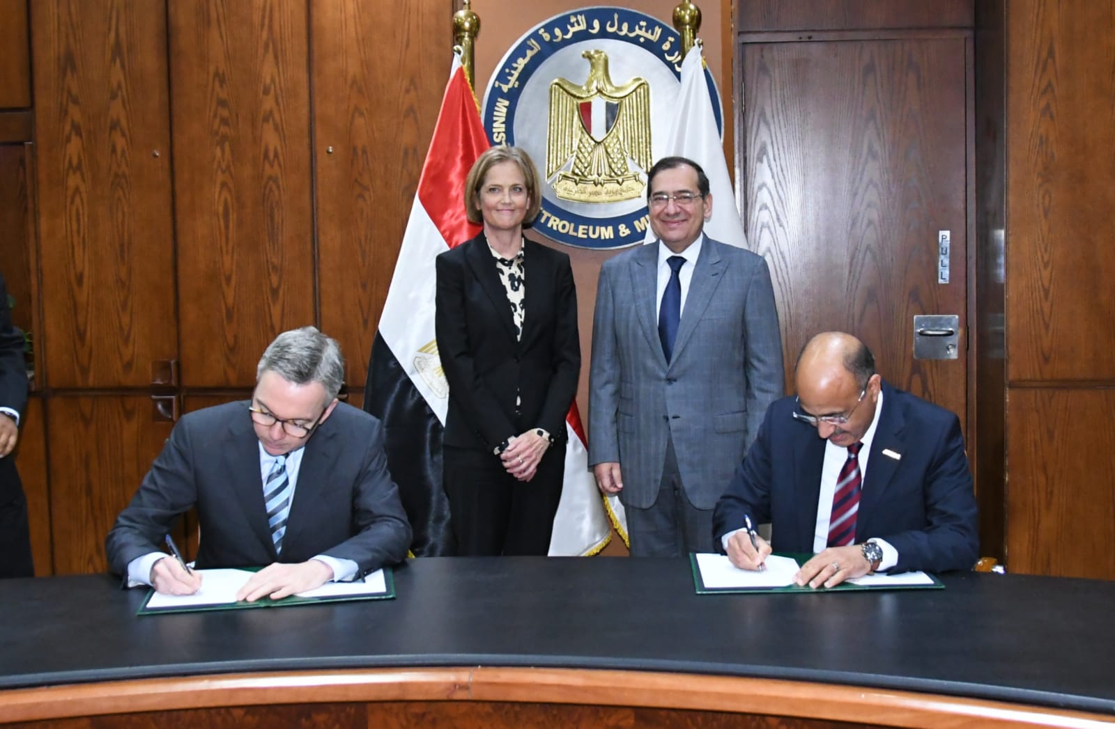 توقيع اتفاق مشروع إنتاج الميثانول الأخضر في مصر بحضور وزير البترول المصري