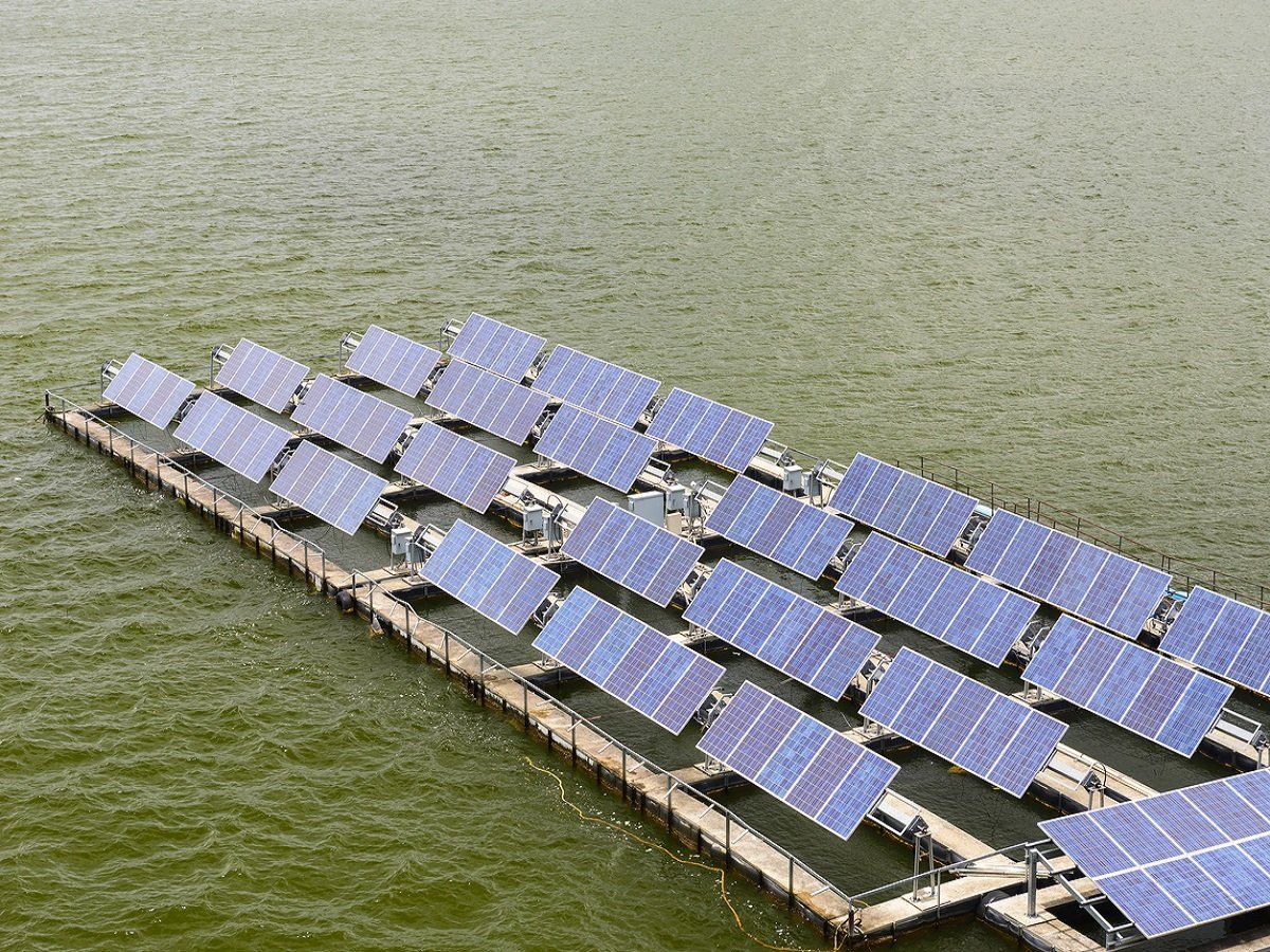 محطة طاقة شمسية عائمة لتوليد الكهرباء في الهند