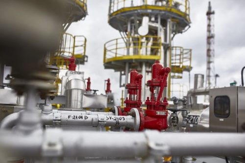 مصفاة تابعة لشركة أورلين البولندية المتضررة من حظر النفط الروسي
