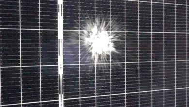 Photo of تقنية جديدة تحمي الألواح الشمسية من مخاطر تساقط البرَد (تقرير)