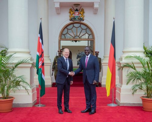 الرئيس الكيني والمستشار الألماني في اجتماع بالعاصمة نيروبي