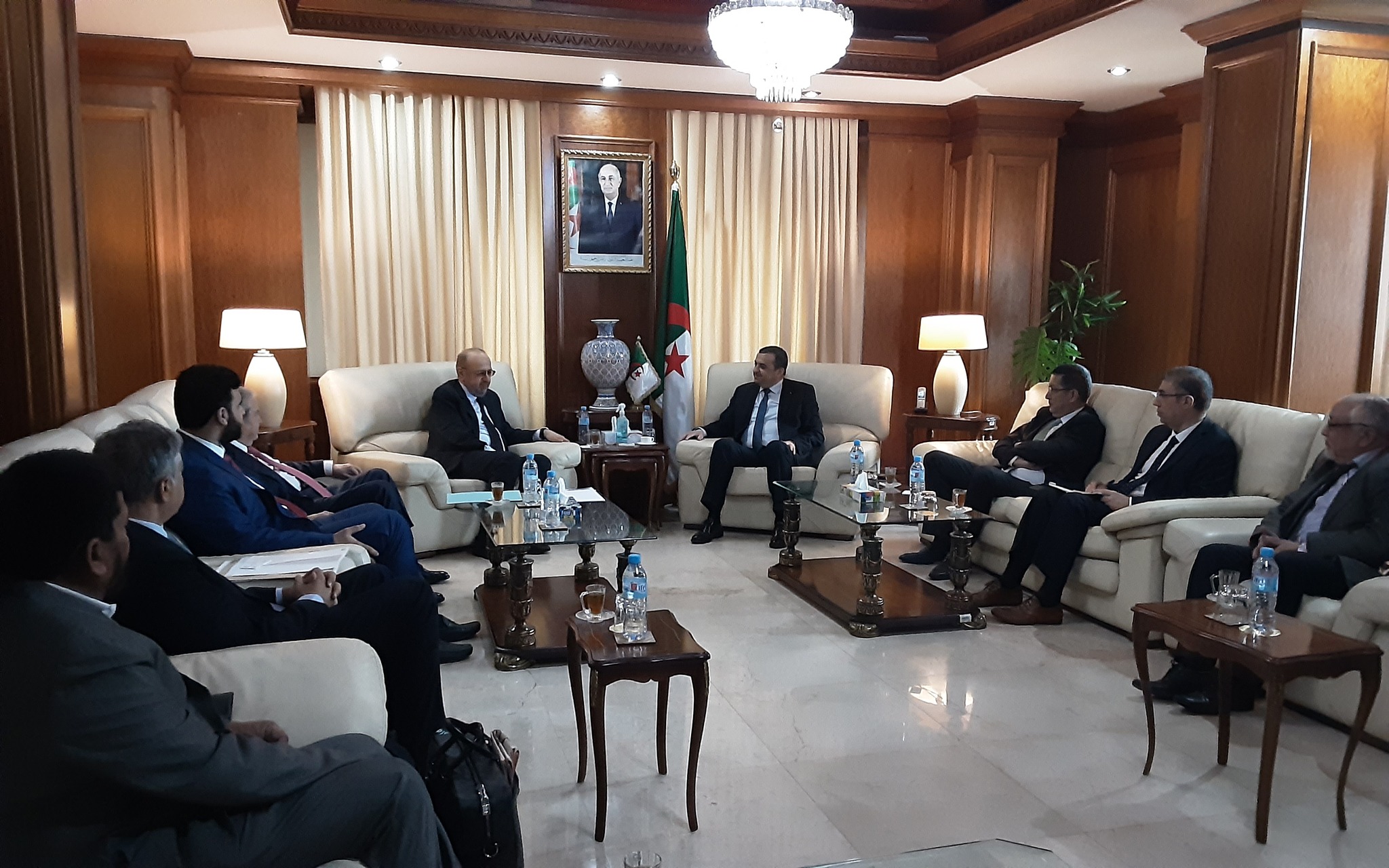 وزير الطاقة والمناجم الجزائري يبحث فرص الاستثمار في قطاع الطاقة الجزائري مع مسؤولي شركة دلتا السعودية