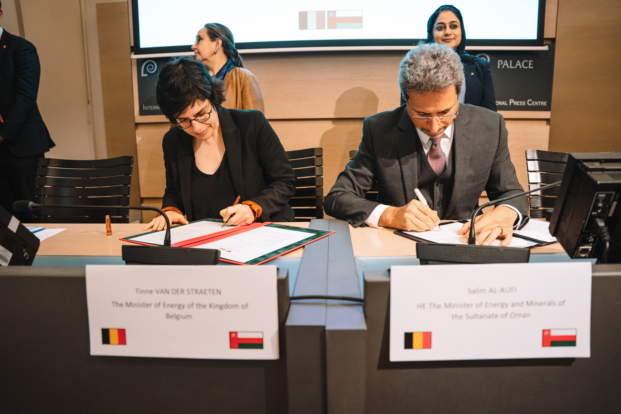 مراسم توقيع الاتفاق بين سلطنة عمان وبلجيكا في مجال الهيدروجين الأخضر