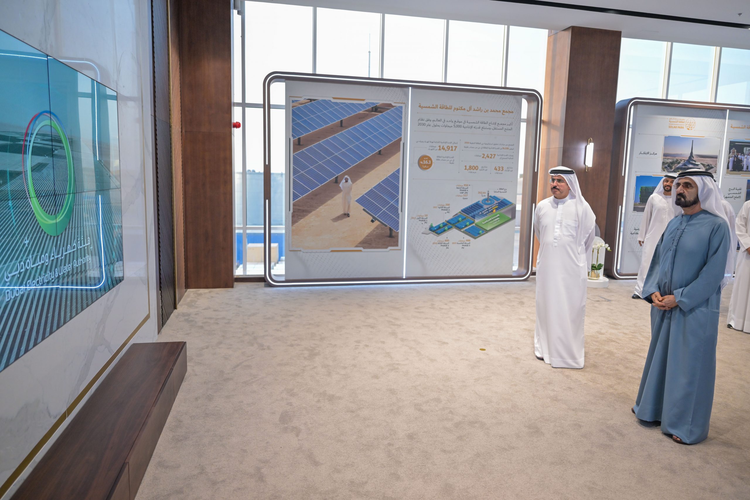 نائب رئيس دولة الإمارات يدشن المرحلة الخامسة من مجمع محمد بن راشد للطاقة الشمسية