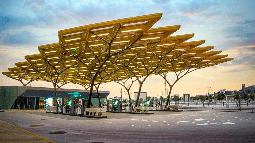 مظلة ألياف الكربون التابعة لمجموعة إينوك الإماراتية في مدينة إكسبو دبي