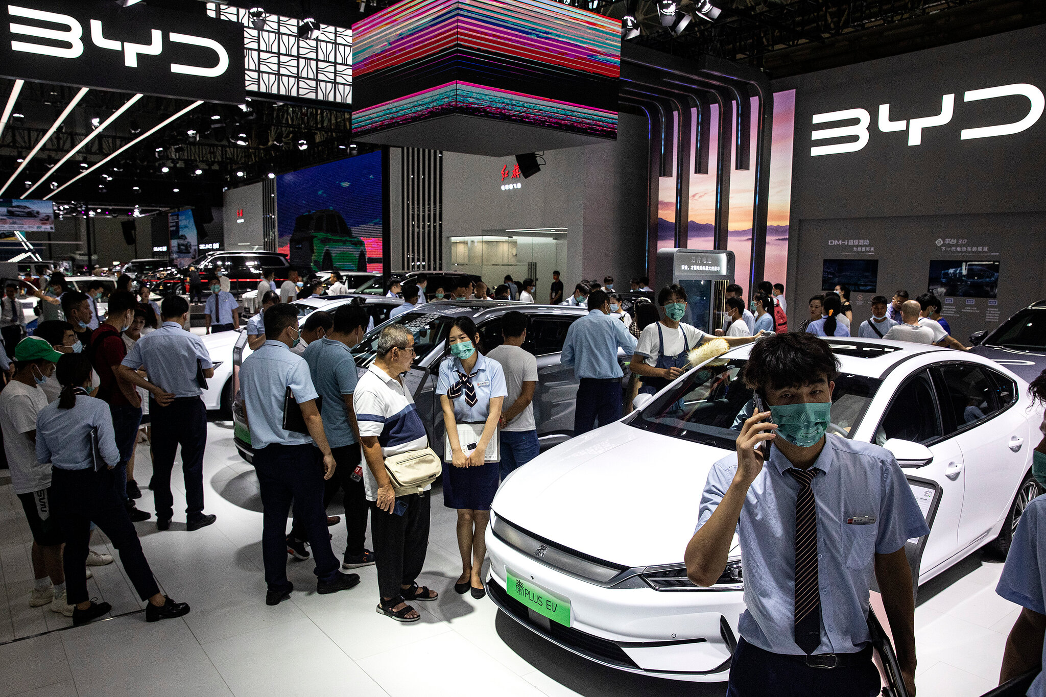 معرض سيارات كهربائية لشركة بي واي دي الصينية- الصورة من "نيو يورك تايمز"