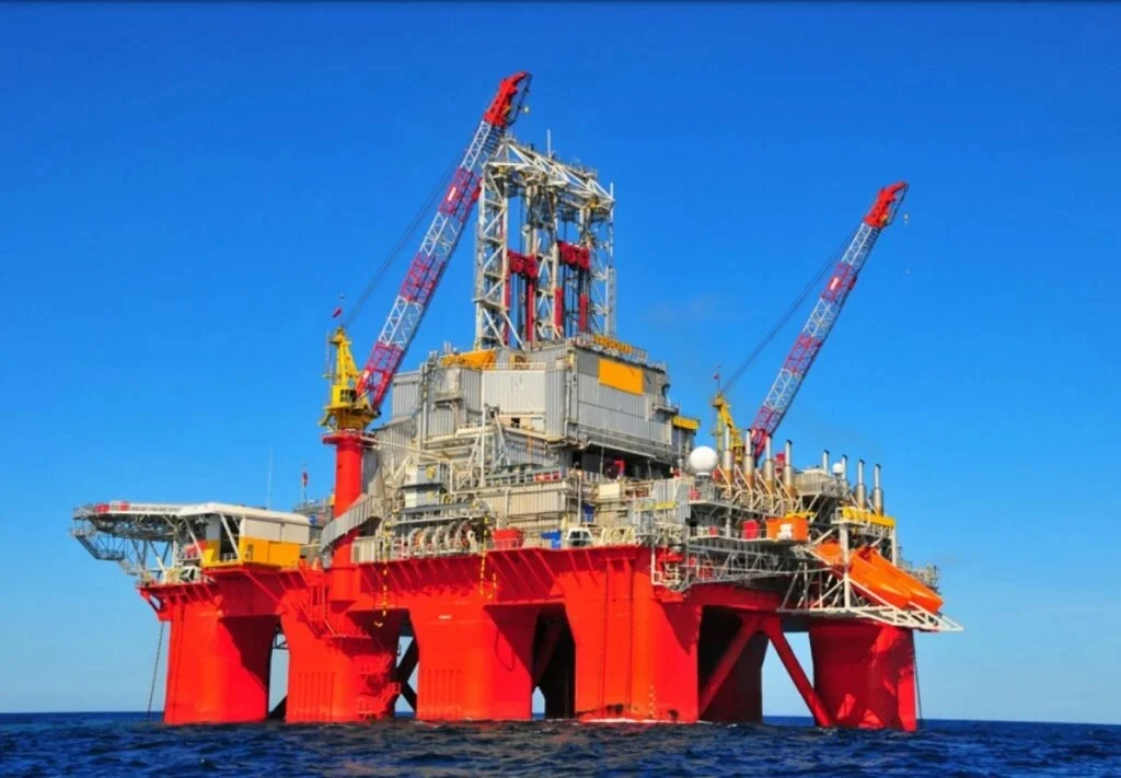 منصة للتنقيب عن الغاز في بحر الشمال البريطاني تتجه إلى التنقيب عن النفط والغاز في لبنان