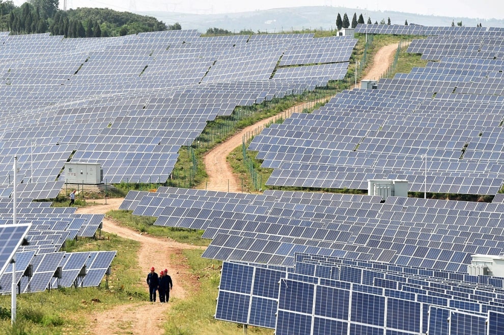 محطة للطاقة الشمسية في مدينة بينغدينغشان بمقاطعة خنان الصينية
