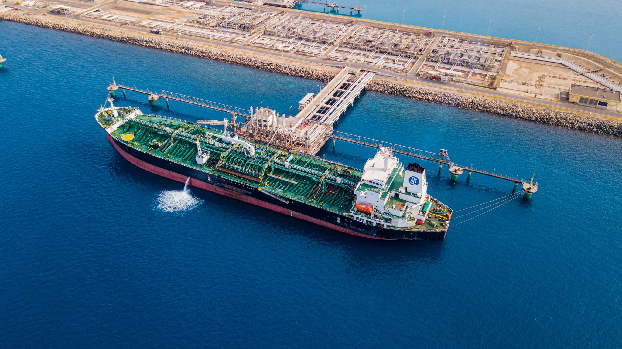 ميناء الملك فهد الصناعي في ينبع يقرر إنشاء مركز تموين السفن بالوقود