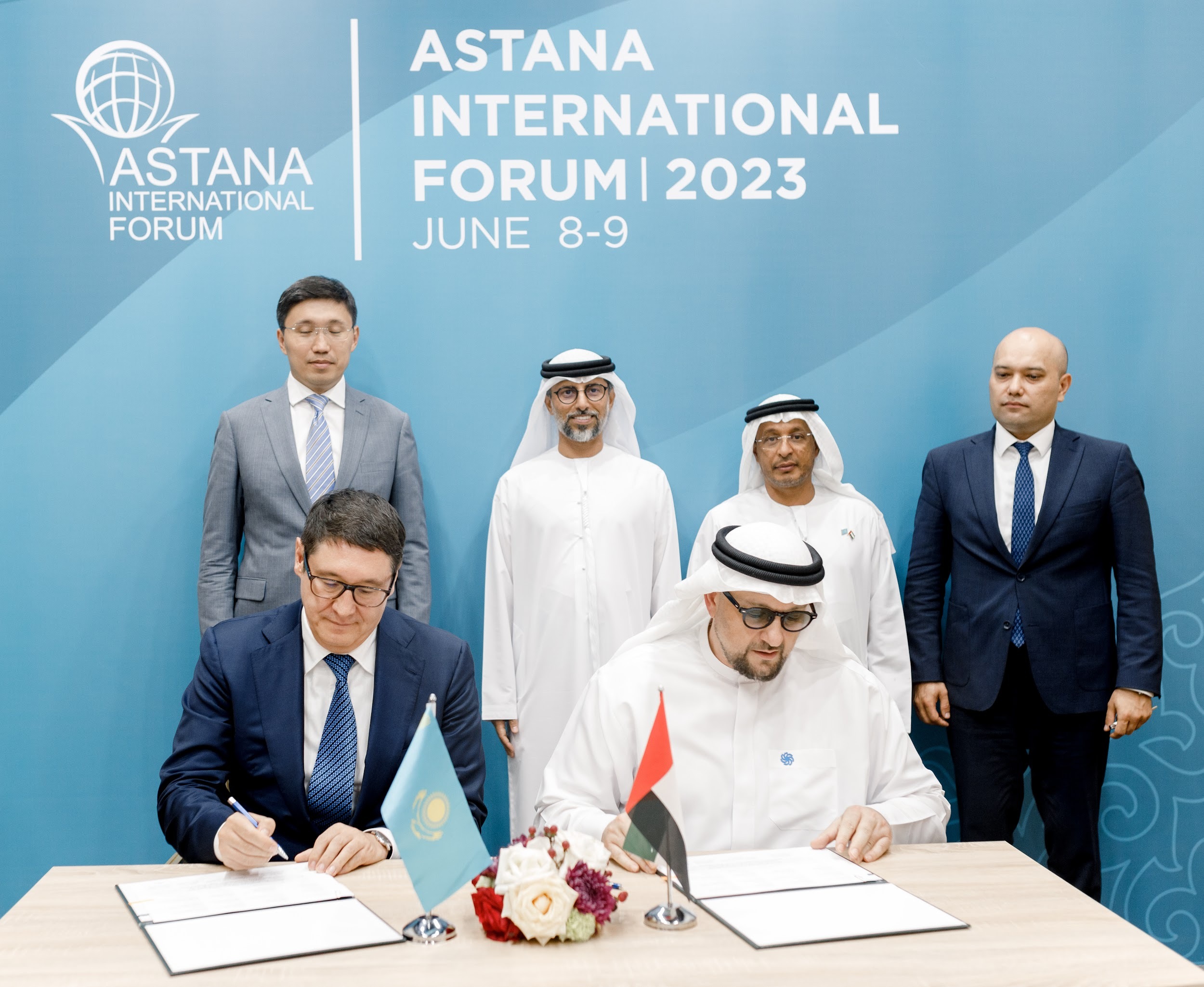 من مراسم توقيع اتفاقية مصدر الإماراتية لتطوير محطة رياح في قازاخستان