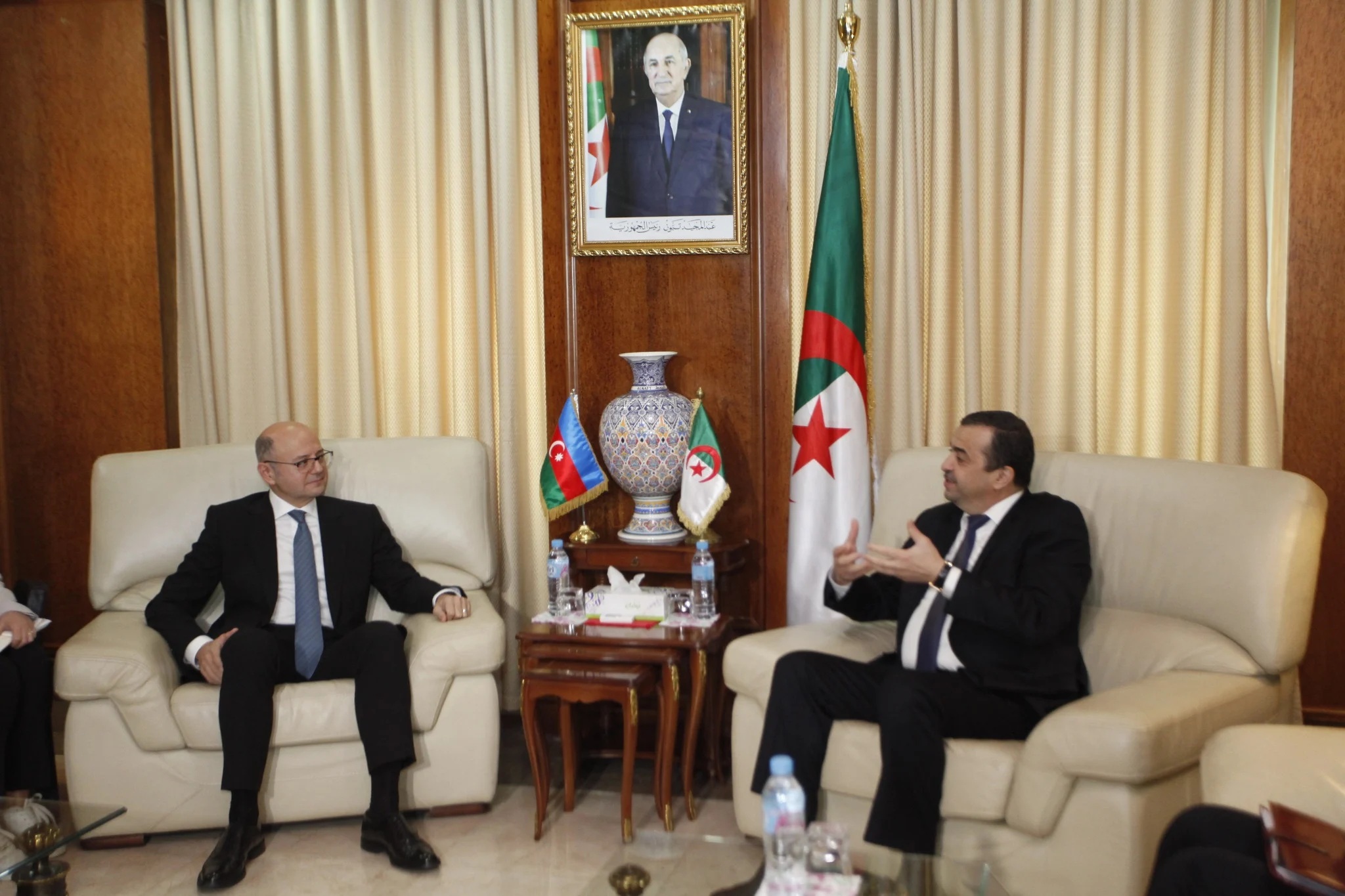 جانب من لقاء وزيري الطاقة الجزائري والأذربيجاني في نوفمبر 2022