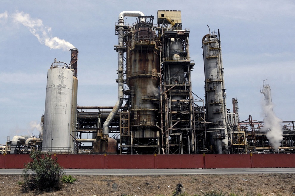 مصفاة إل باليتو النفطية في ولاية كارابوبو الفنزويلية