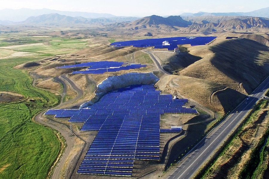 أحد مشروعات الطاقة الشمسية في قطاع الطاقة المتجددة في أذربيجان