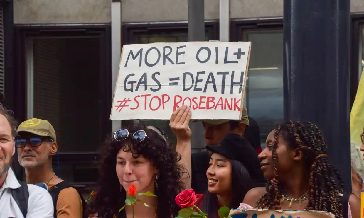 احتجاجات على تراخيص النفط والغاز في بحر الشمال