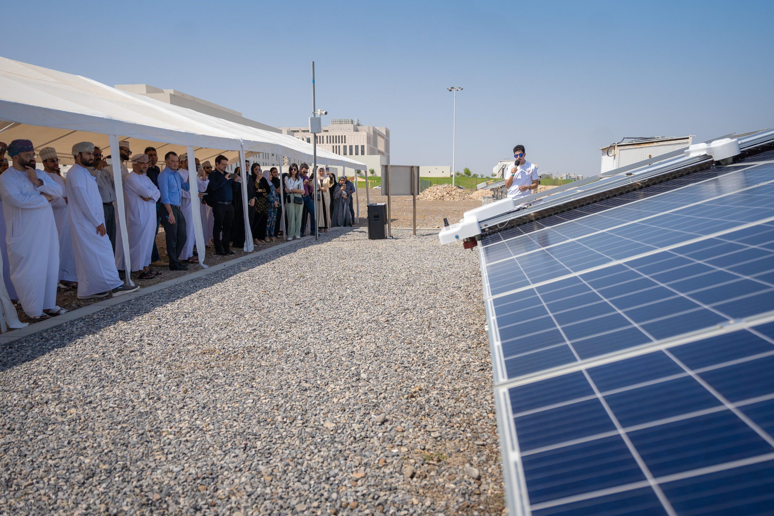 مشروع طاقة شمسية في السلطنة بدعم من بي بي عمان 