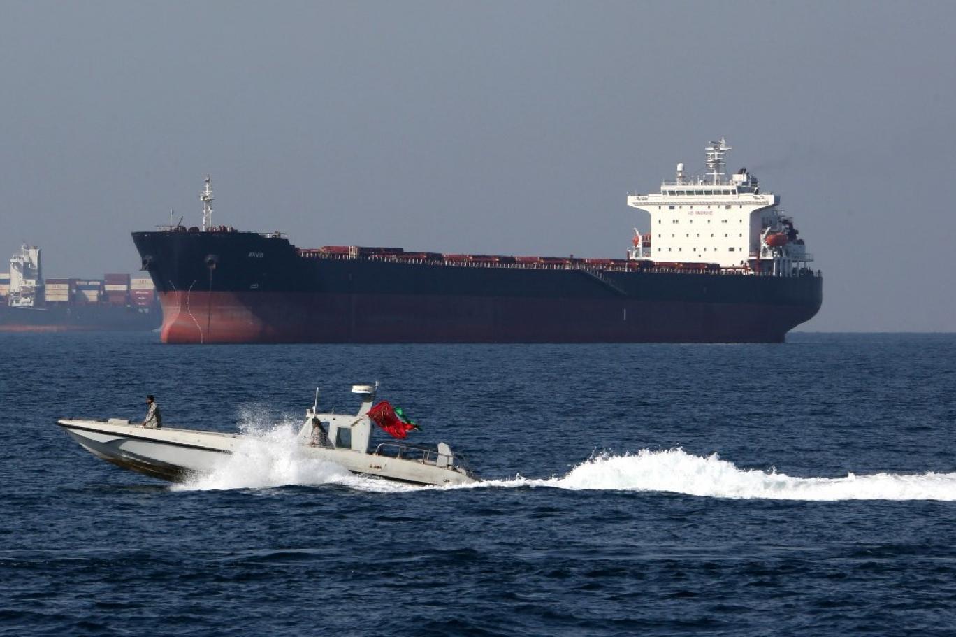 البحرية الأميركية تحبط محاولة إيران احتجاز ناقلات النفط