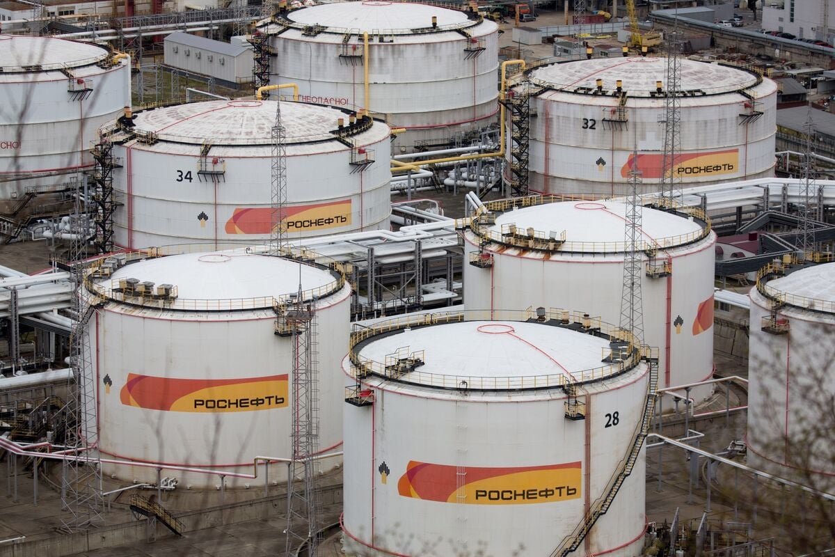 صهاريج تخزين النفط الروسي