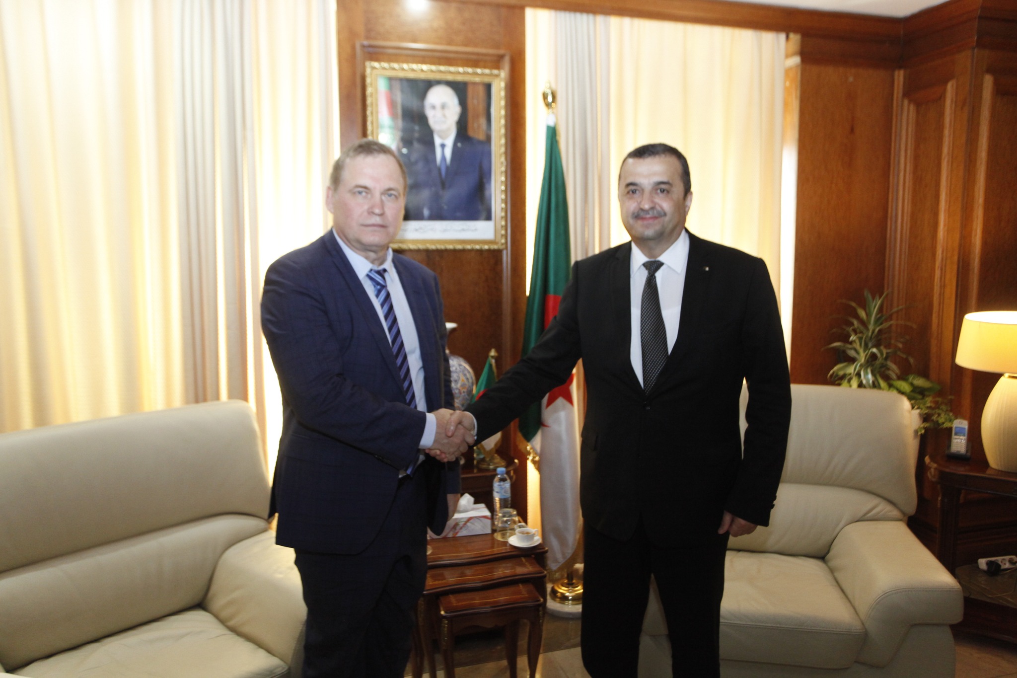 جانب من لقاء وزير الطاقة الجزائري مع مدير عام شركة روسانوم الروسية