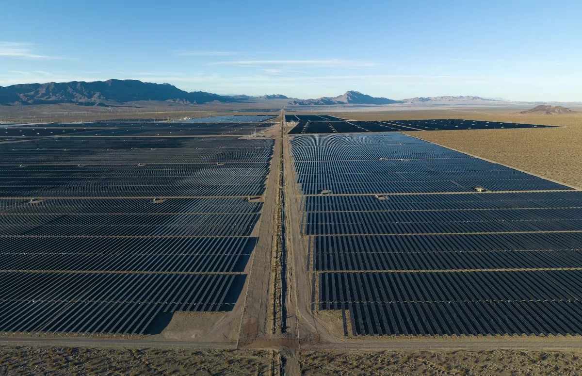 مزرعة طاقة شمسية في وادي إلدورادو بولاية نيفادا الأميركية